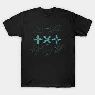 Design with the signatures of the txt group T-Shirt